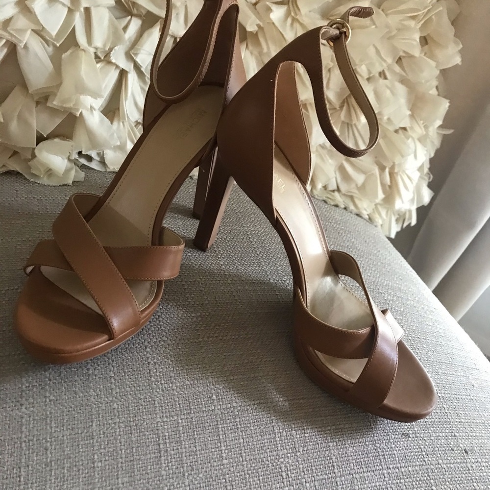 MK size 8.5